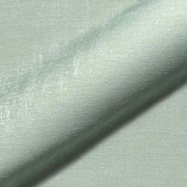 Mintfarbener, strukturierter Gardinenstoff des Typs Tingley liegt schräg gefaltet. Die Oberfläche erscheint glatt und leicht glänzend. Der Stoff eignet sich für individuelle Maßanfertigungen.