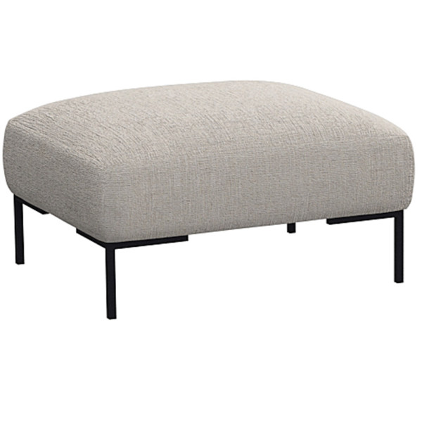 Beige Hocker SAVA mit quadratischem Polster und schwarzem Metallgestell steht auf einem Boden. Der Hocker eignet sich zur individuellen Gestaltung und wird professionell gefertigt.