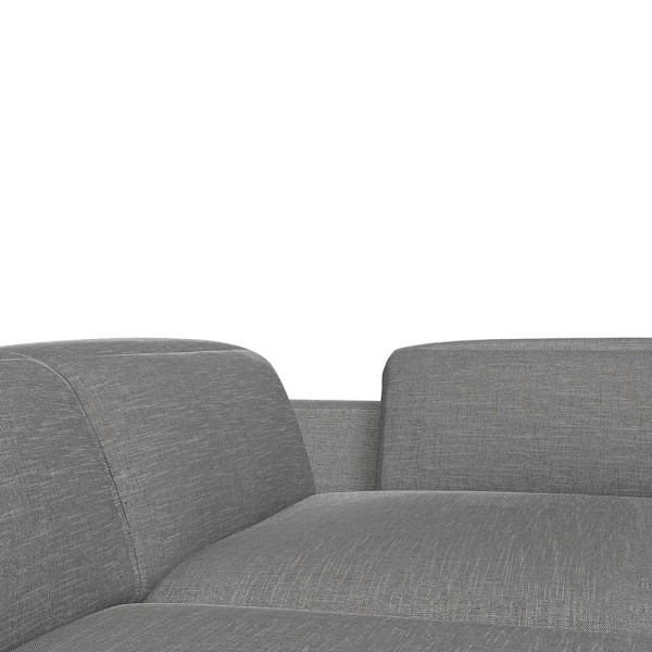Graues Ecksofa aus hochwertigem Material mit offenen Enden und modernen, schlanken Beinen. Es bietet komfortable Sitzfläche und hohe Rückenkissen für optimalen Sitzkomfort.