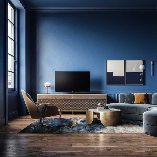 Moderner Kurzflorteppich mit Marmordesign in Blau, der sanfte Wellenmuster aufzeigt. Die Farben variieren zwischen Dunkelblau, Hellblau und Beige, was ihn zu einem stilvollen Wohnaccessoire macht.