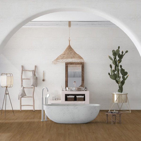Brauner Klebe-Vinylboden mit Holzoptik. Die Textur zeigt durchgehende Holzmaserung und verschiedene Paneele. Er ist als Designboden von Gerflor für Innenräume konzipiert.