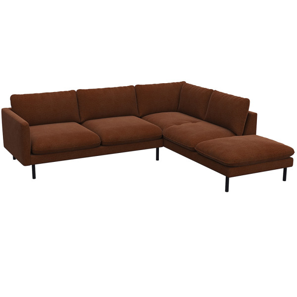 Grau, modernes Ecksofa BOLZANO mit offenem Ende steht auf schwarzen Metallbeinen. Es besitzt große, weiche Kissen und bietet Platz für mehrere Personen. Ideal für ein gemütliches Wohnzimmer.