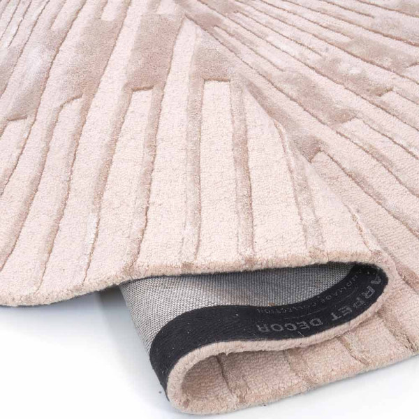 Runder Teppich mit Strahlen-Design in Hoch-Tief-Optik, in Beige und grau, hat einen Durchmesser von 250 cm und wird für 799,00 € angeboten.