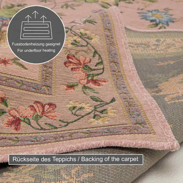 Drei Teppiche mit floralen Mustern in sanften Farbtönen, angeordnet in verschiedenen Größen: ein länglicher Teppich und zwei rechteckige Teppiche. Sie verzaubern mit lebendigen Farben und zarten Designs.