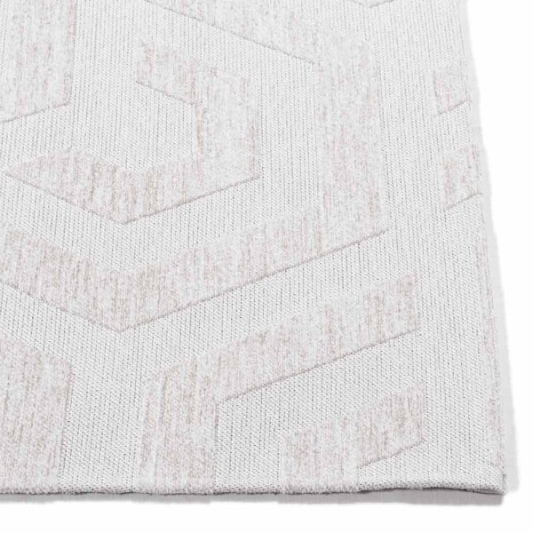 Teppich Metrix in hellem Beige zeigt ein geometrisches Design in verschiedenen Formen. Er hat die Maße 155 x 230 cm und ist für 249,00 € erhältlich.