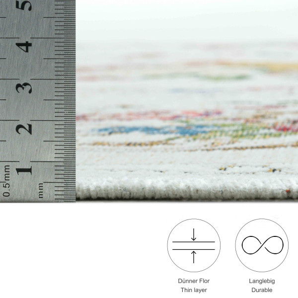 Drei Bettumrandungen der Kollektion Flomi Florence sind angeordnet. Die Designs zeigen florale Muster in sanften Farben, die eine elegante Atmosphäre schaffen.