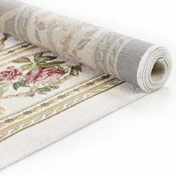 Drei Bettumrandungen der Kollektion Flomi Florence sind angeordnet. Die Designs zeigen florale Muster in sanften Farben, die eine elegante Atmosphäre schaffen.