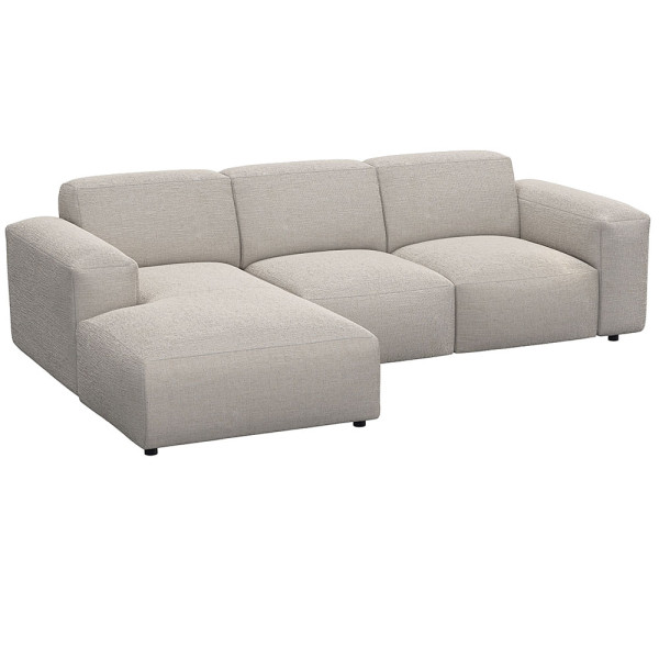 Graues Sofa LUCERA mit Chaiselongue. Es besteht aus hochwertigen Materialien und bietet eine moderne, komfortable Sitzgelegenheit für Wohnzimmer. Das Design ist geradlinig und ansprechend.