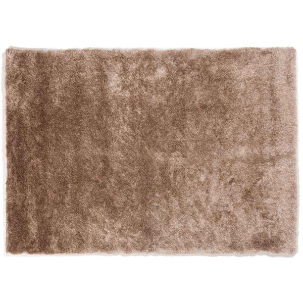 Hochflorteppich in einem sanften Braun-Ton mit flauschiger Oberfläche liegt flach ausgebreitet. Der Teppich ist aus hochwertigem Polyester gefertigt und eignet sich für individuelle Maßanfertigung.