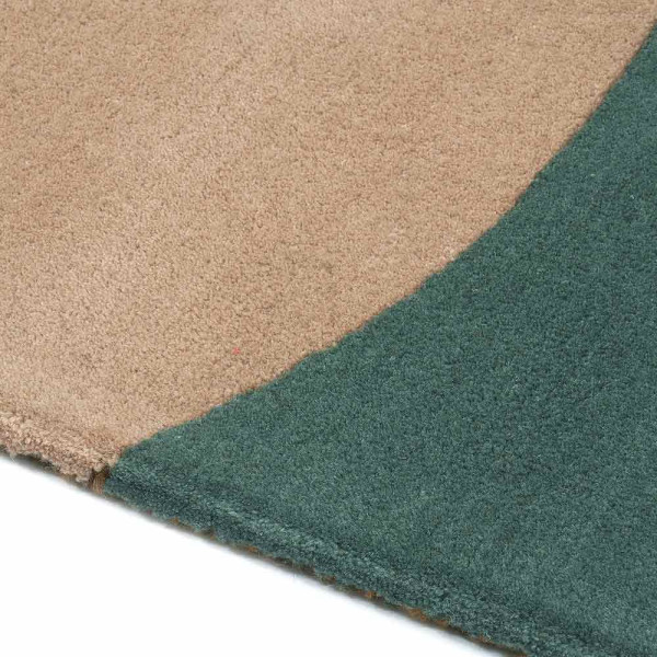 Geometrischer Designer-Teppich in multicolor mit verschiedenen abstrakten Formen. Die Farben umfassen Blau, Braun und Beige. Der Teppich misst 160 x 230 cm und kostet 499,00 €.