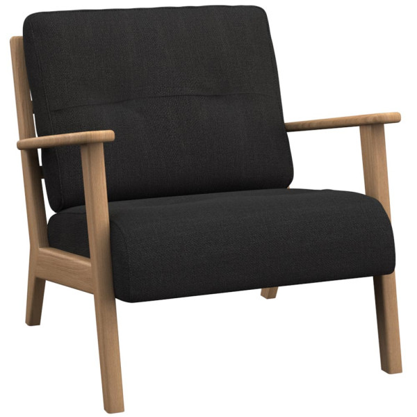 Moderner schwarzer Sessel mit Holzgestell im minimalistischen Design steht auf einem weißen Hintergrund. Die Armlehnen sind aus hellem Holz und der Bezug ist aus hochwertigem Stoff.