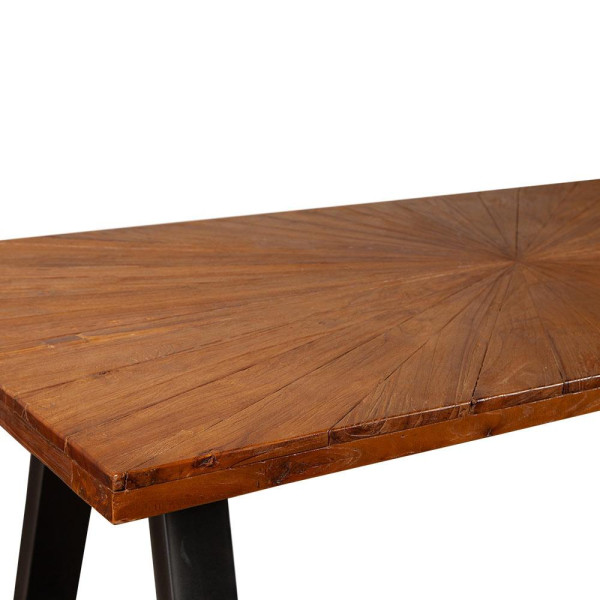 Massivholztisch mit Sonnenmotiv, verziertem Tischblatt, stabilen Metallbeinen und einer warmen Holzfarbe steht auf ebenem Untergrund. Er dient als Ess- oder Wohnzimmertisch.
