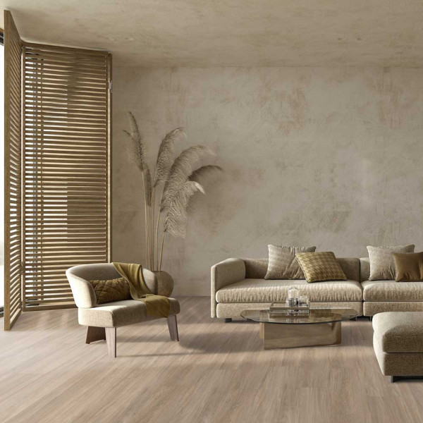 Hellbrauner Designboden mit Holzoptik, der eine natürliche und moderne Ästhetik bietet. Der Bodenbelag wird als Landhausdiele bezeichnet und ist ideal für verschiedene Raumgestaltungen.