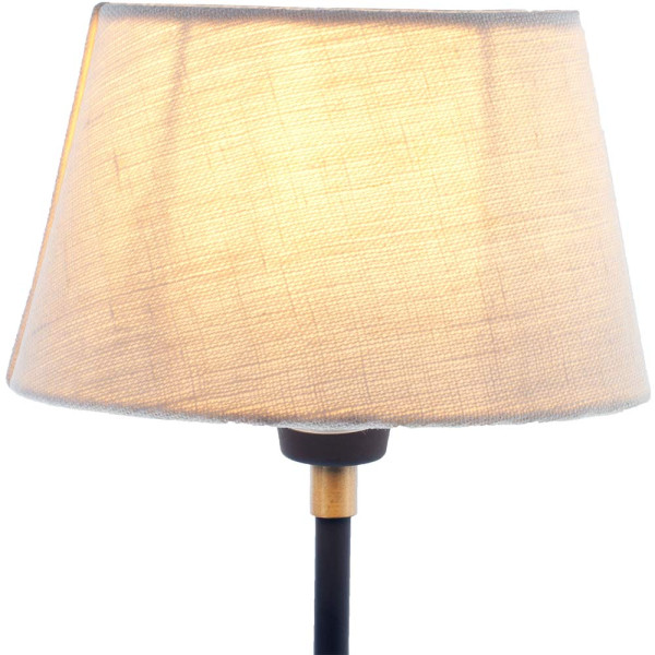 Weißer Lampenschirm mit schmalem Trichter-Design aus reinem Leinen. Der Durchmesser beträgt 20 cm und er ist aktuell online vergriffen. Verfügbarkeit in mehreren Filialen.