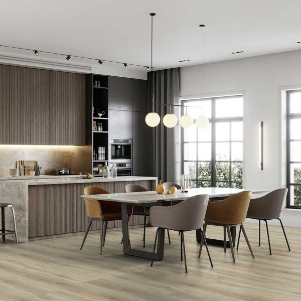 Helle Holzoptik des Gerflor Designbodens Virtuo 30 XL zeigt natürliche Maserungen und Farbnuancen. Der Bodenbelag vermittelt eine warme, angenehme Atmosphäre für Innenräume.