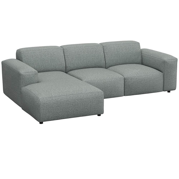 Graues Sofa LUCERA mit Chaiselongue. Es besteht aus hochwertigen Materialien und bietet eine moderne, komfortable Sitzgelegenheit für Wohnzimmer. Das Design ist geradlinig und ansprechend.