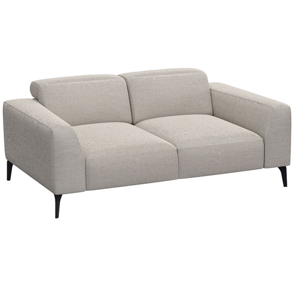 Schwarzes Sofa VOLUZZI mit modernen Designs, zwei Sitzflächen und geraden Armlehnen steht auf schmalen Füßen. Es ist für individuelle Gestaltung und hochwertige Materialien konzipiert.