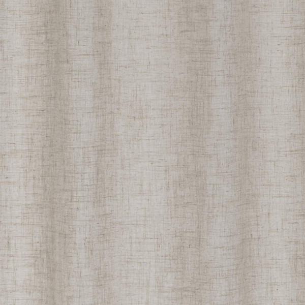 Helle, halbtransparente Vorhänge in Taupe auf einer silbernen Stange. Die Faltenstruktur sorgt für eine elegante Optik und lässt Licht sanft durch den Stoff scheinen.