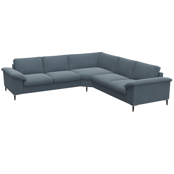 Braunes Ecksofa FIORE steht in einem modernen Design. Es bietet Platz zum Sitzen und Entspannen. Die Ausstattung umfasst weiche Kissen für zusätzlichen Komfort.