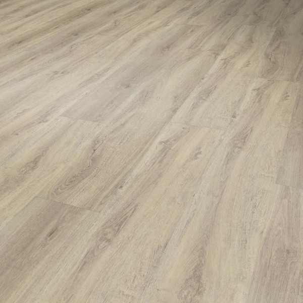 Helle Holzoptik des Gerflor Designbodens Virtuo 30 XL zeigt natürliche Maserungen und Farbnuancen. Der Bodenbelag vermittelt eine warme, angenehme Atmosphäre für Innenräume.