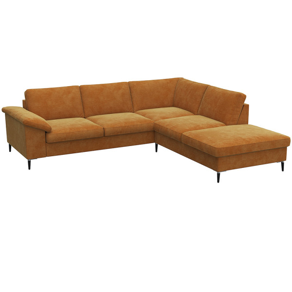 Braunes Ecksofa FIORE mit offenen Enden steht in einem modernen Raum. Es hat eine stilvolle, gepolsterte Oberfläche und schlanke Beine, geeignet für komfortable Sitzgelegenheiten.