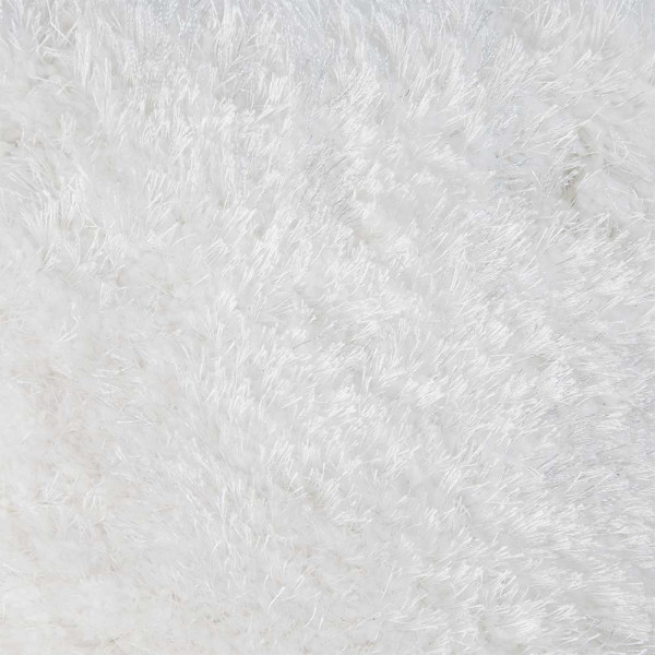 Kuschelweicher Hochflorteppich in Weiß mit flauschigem Material. Der Teppich bietet eine hohe Gemütlichkeit und eignet sich zur individuellen Gestaltung. Maße sind nach Kundenwunsch anpassbar.