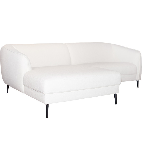 Polstergarnitur in Weiß mit eleganten, abgerundeten Formen und einer Chaiselongue. Das Sofa bietet modernen Komfort und ist für diverse Einrichtungsstile geeignet.