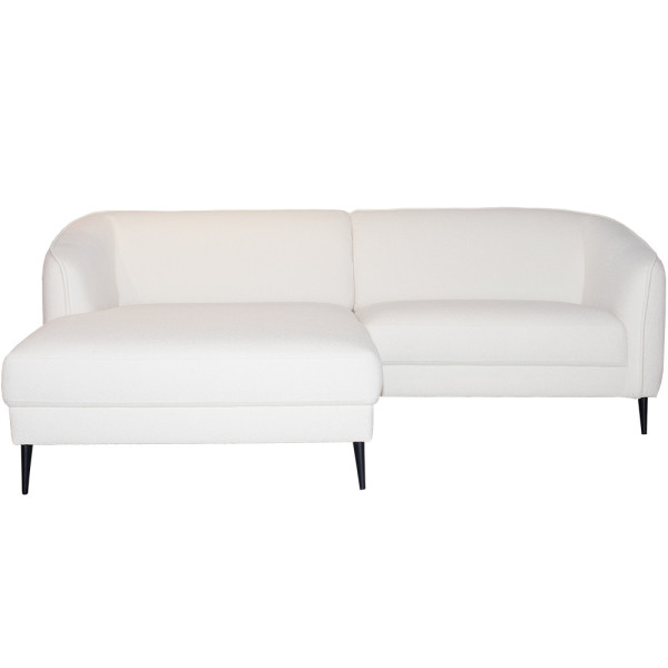 Polstergarnitur in Weiß mit eleganten, abgerundeten Formen und einer Chaiselongue. Das Sofa bietet modernen Komfort und ist für diverse Einrichtungsstile geeignet.