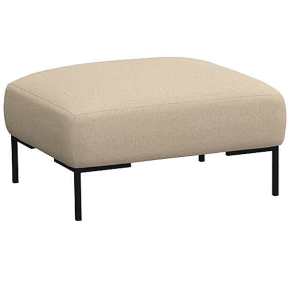 Beige Hocker SAVA mit quadratischem Polster und schwarzem Metallgestell steht auf einem Boden. Der Hocker eignet sich zur individuellen Gestaltung und wird professionell gefertigt.