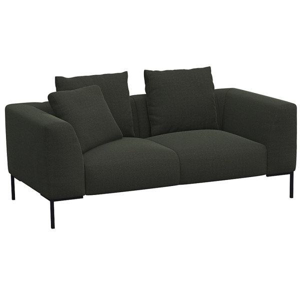 Helles, modernes Sofa in hellbeiger Farbe mit zwei Kissen. Es hat eine schlichte, rechteckige Form und steht auf schwarzen Beinen. Die Oberfläche wirkt einladend und bequem.