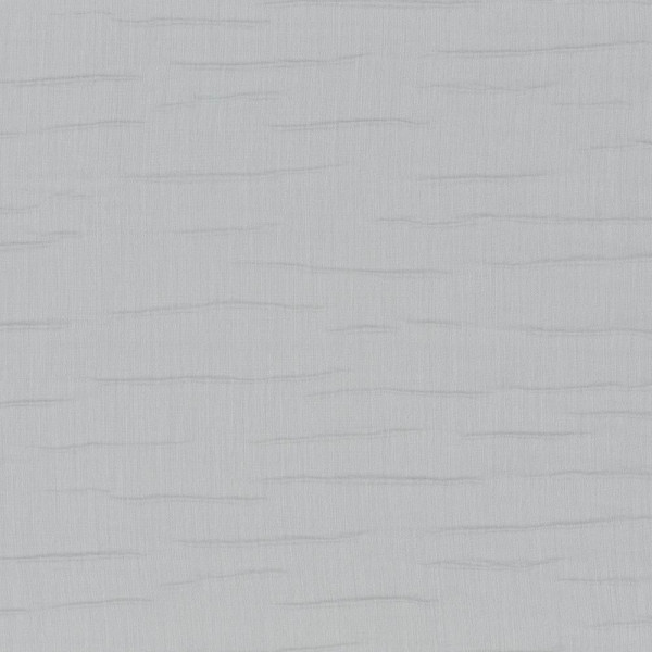 Helle, halbtransparente Vorhangstoffe liegen sanft übereinander. Die Struktur des Stoffs zeigt sanfte Wellen und Falten. Die Farbgebung ist in einem subtilen Weiß gehalten.